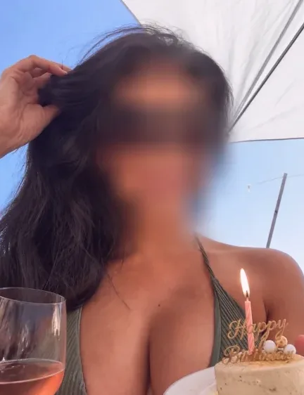 Amalie, 40