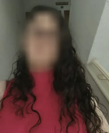 Amina, 34