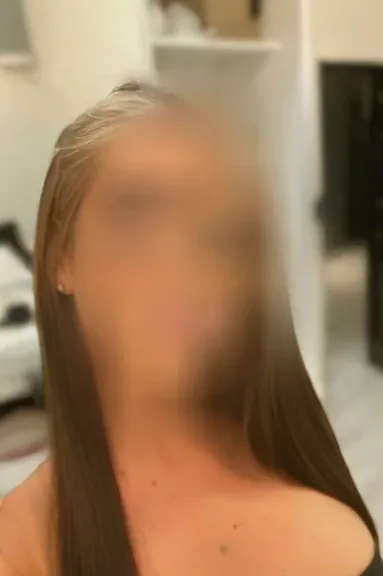 Esther, 28