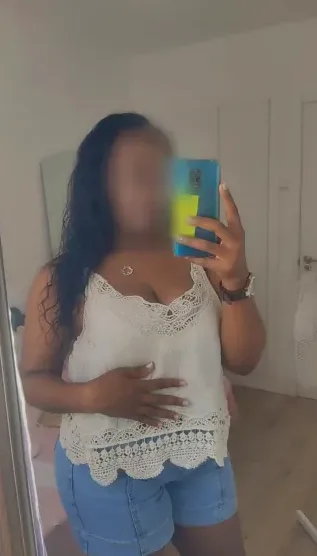 Nora, 34
