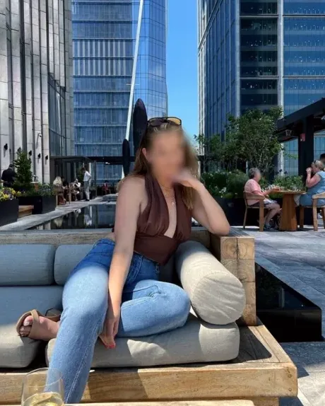 Nora, 31