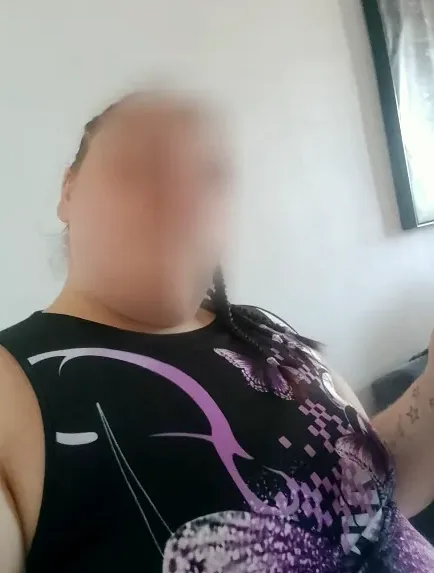 Rikke, 33