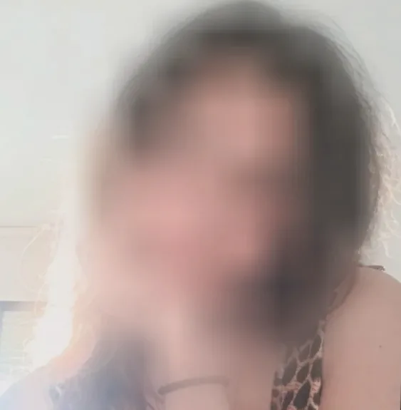 Selma, 25