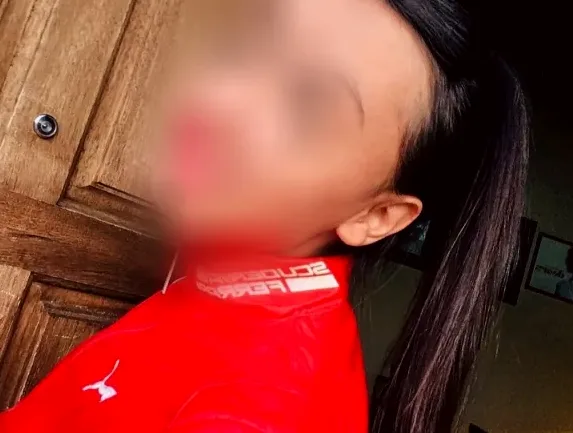 Simone, 26