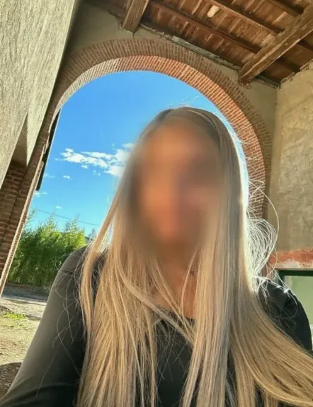 Tina, 28